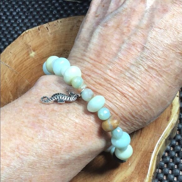 Turquoise Blue Amazonite Stretch Bracelet, NEW - Picture 2 of 2